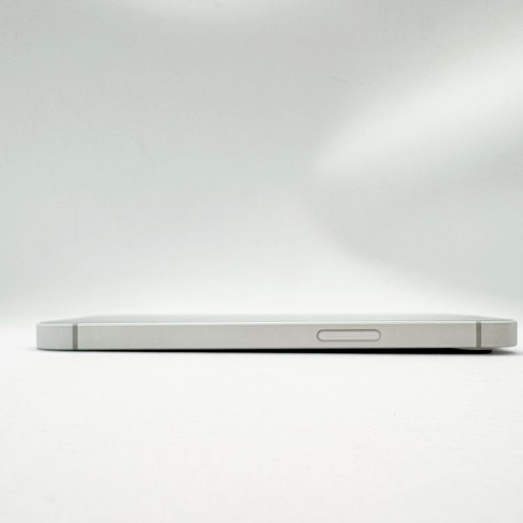 ��SIM�ե꡼��iPhone16e 128GB �֥�å� ����100�� ���������ݾ�