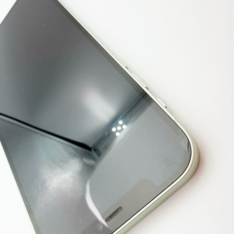 �ڥХåƥ꡼78���iPhone 12 128GB ���꡼��au