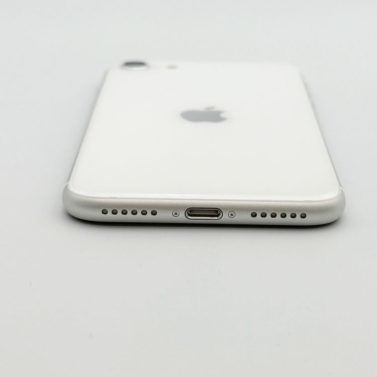 �ڥХåƥ꡼88���iPhone SE (��2����)��128GB	White��docomo