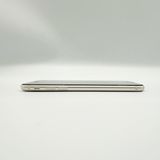 �ڥХåƥ꡼82���iPhone SE ��3���� 64GB �������饤�ȡ�au