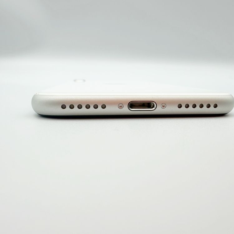 �ڥХåƥ꡼90���iPhone SE  (��2����) 64GB �ۥ磻�ȡ�SoftBank