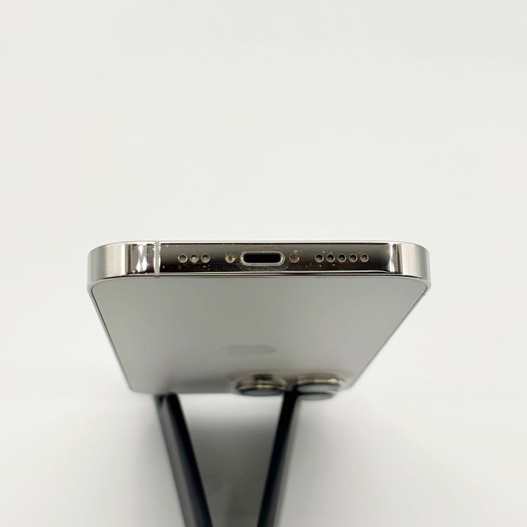 �ڥХåƥ꡼76���iPhone 13 Pro 256GB au Silver