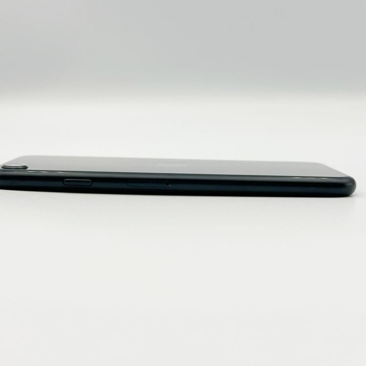 �ڥХåƥ꡼88���iPhone SE (��3����) 64GB SoftBank