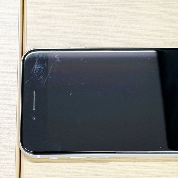 �ڥХåƥ꡼89���iPhone SE (��2����)��64GB	White��docomo