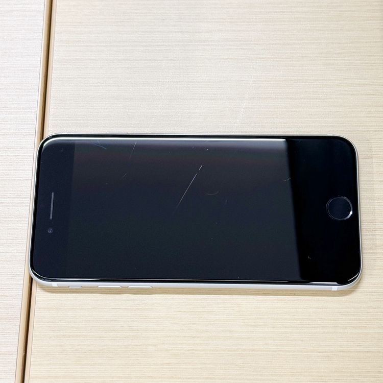 �ڥХåƥ꡼78���iPhone SE (��2����)��64GB	White��docomo