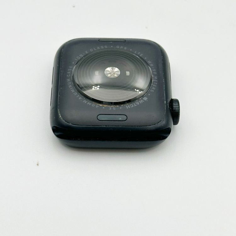 Apple Watch SE ��2���� 40mm GPS + Cellular	32GB