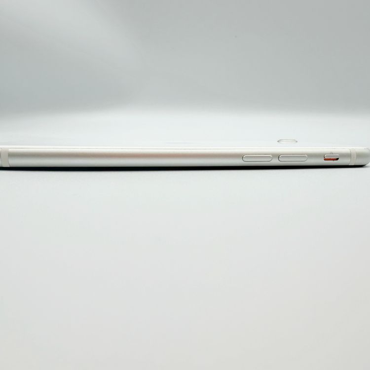 �ڥХåƥ꡼81���iPhone SE ��2���� 64GB �ۥ磻�ȡ�SoftBank