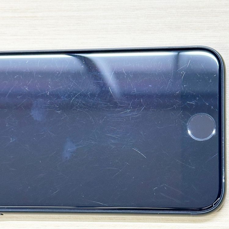 �ڥХåƥ꡼88���iPhone SE (��3����) 64GB SoftBank