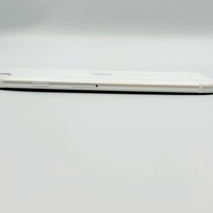 �ڥХåƥ꡼90���iPhone SE ��2���� 128GB �ۥ磻��
