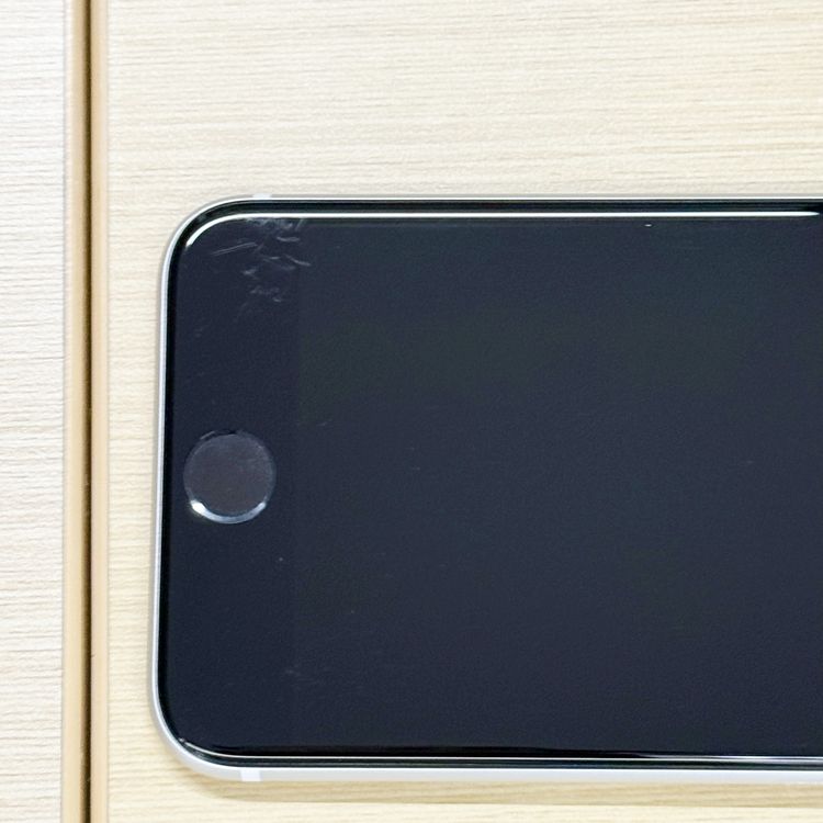 �ڥХåƥ꡼89���iPhone SE (��2����)��64GB	White��docomo