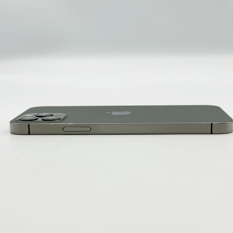 �ڥХåƥ꡼77���iPhone 12 Pro��256GB	Graphite	docomo