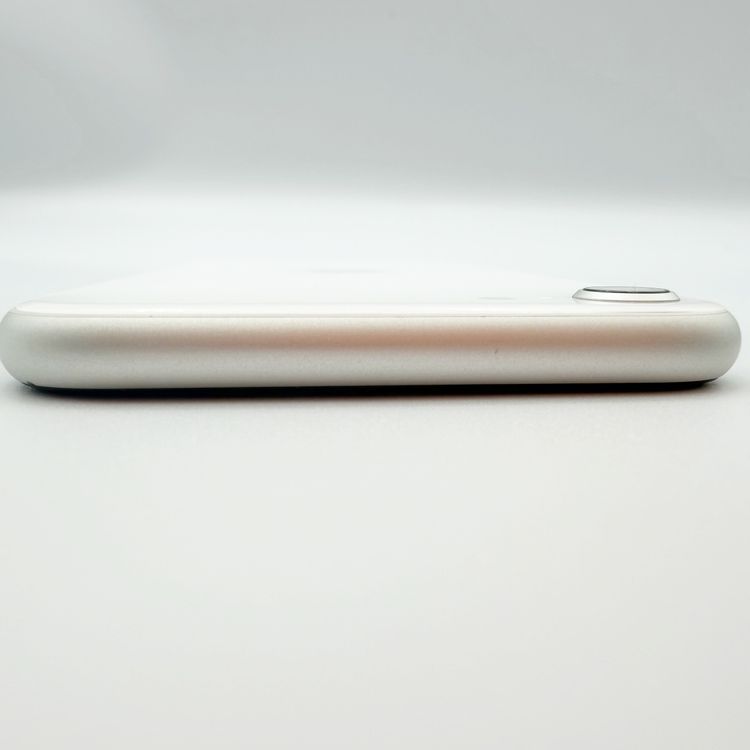 �ڥХåƥ꡼90���iPhone SE  (��2����) 64GB �ۥ磻�ȡ�SoftBank