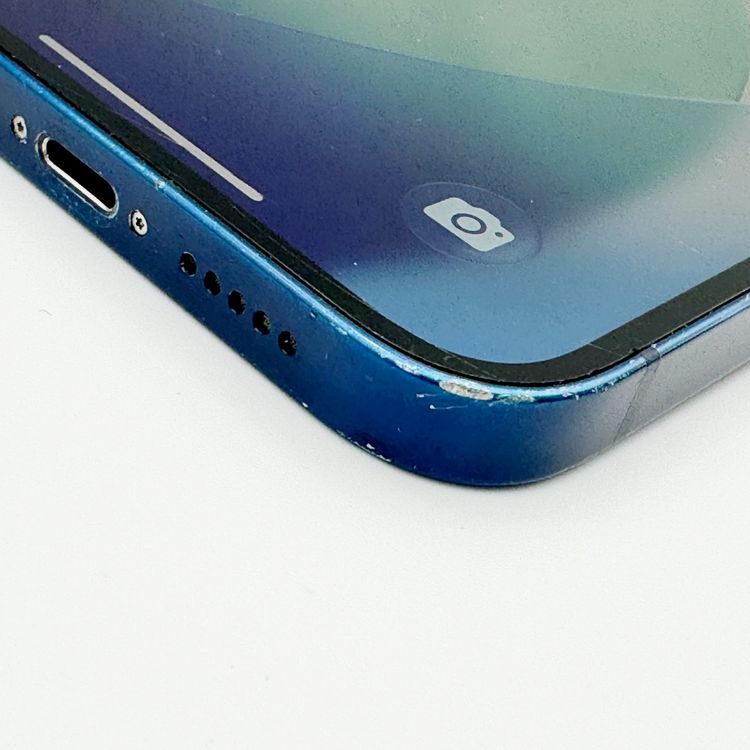 �ڥХåƥ꡼76���iPhone 12 128GB �֥롼��docomo