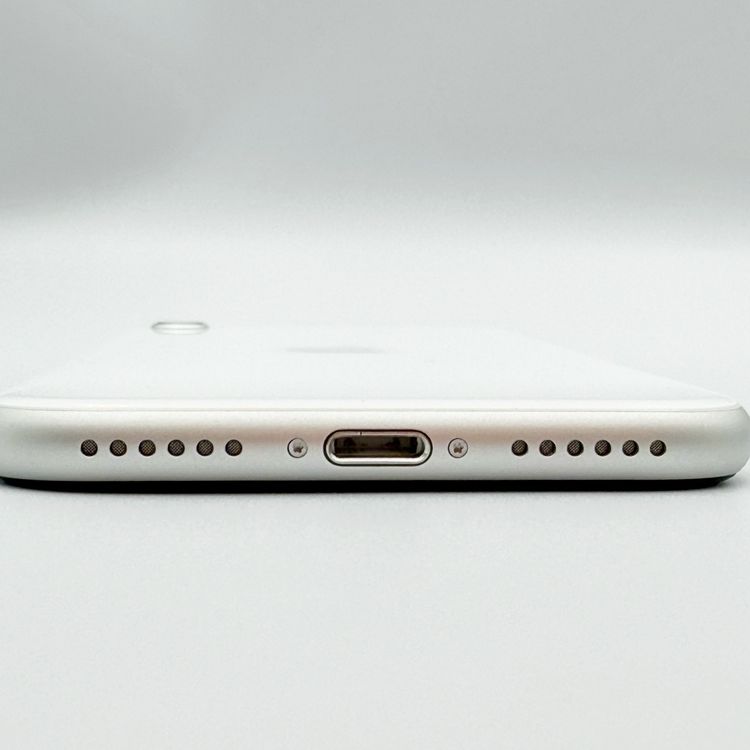 �ڥХåƥ꡼90���iPhone SE ��2���� 128GB �ۥ磻��