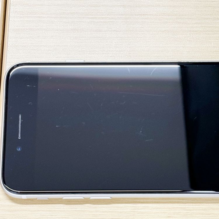 �ڥХåƥ꡼80���iPhone SE (��2����)��64GB	White��docomo