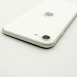 �ڥХåƥ꡼83���iPhone SE (��2����)��64GB	White��docomo