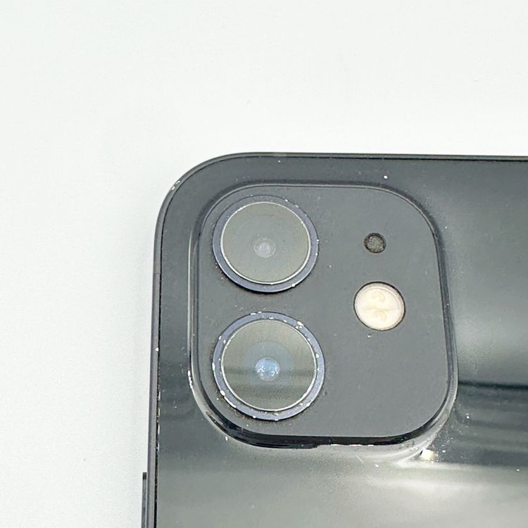�ڥХåƥ꡼74���iPhone 12 64GB��Black��docomo