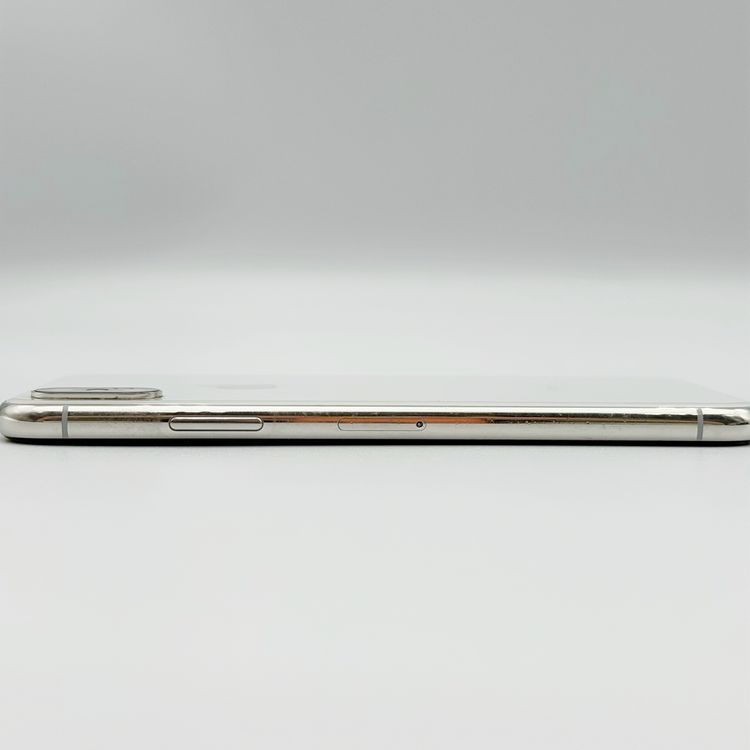 �ڥХåƥ꡼70���iPhone X 64GB Silver docomo