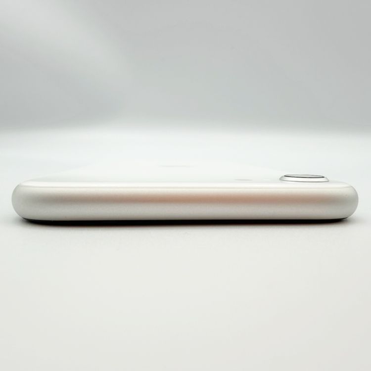 �ڥХåƥ꡼100���iPhone SE ��2���� 64GB �ۥ磻�ȡ�SoftBank