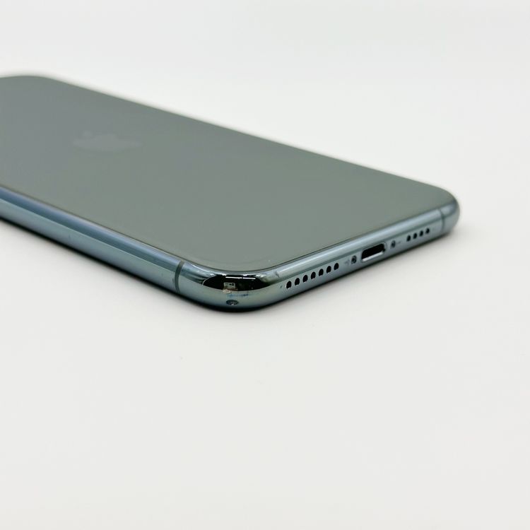 �ڥХåƥ꡼73���iPhone 11 Pro Max 256GB au
