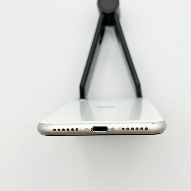 �ڥХåƥ꡼82���iPhone  SE ��2���� 64GB �ۥ磻�ȡ�SoftBank