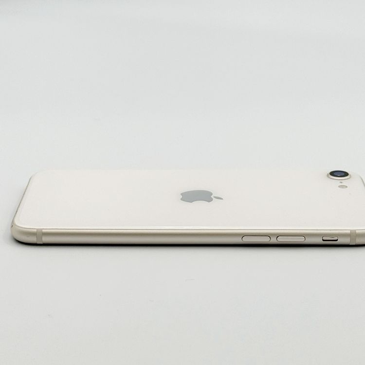 �ڥХåƥ꡼79���iPhone SE (��3����)��64GB	Starlight��docomo