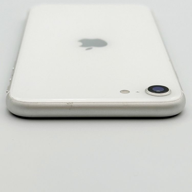 �ڥХåƥ꡼77���iPhone SE (��2����)��128GB	White��docomo