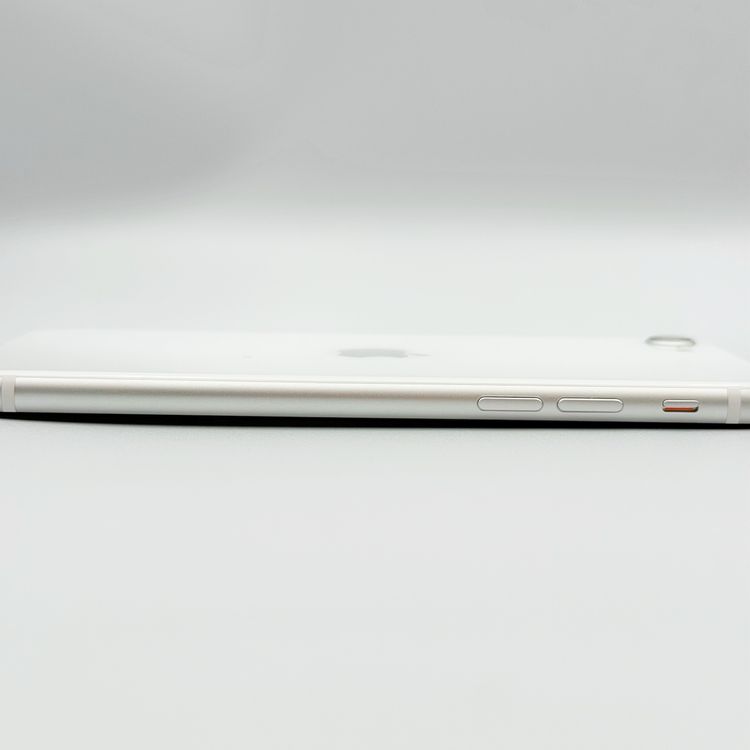 �ڥХåƥ꡼90���iPhone SE ��2���� 128GB �ۥ磻��