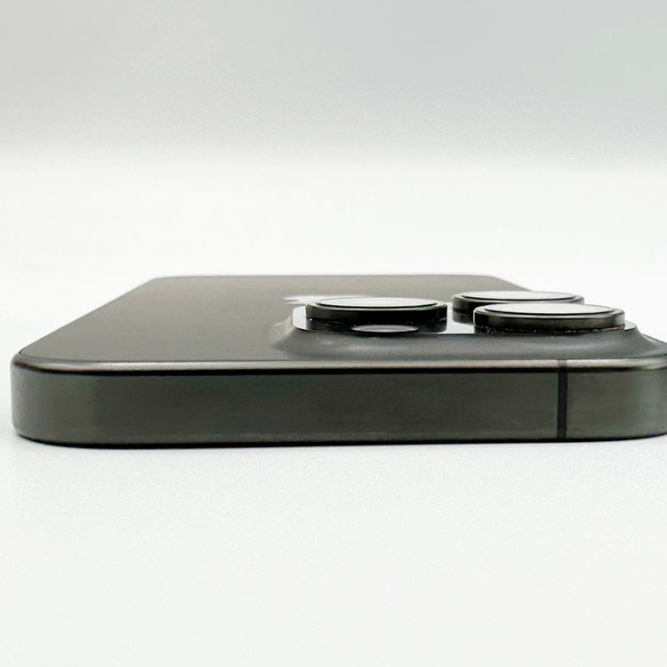 �ڥХåƥ꡼83���iPhone 15 Pro 128GB au