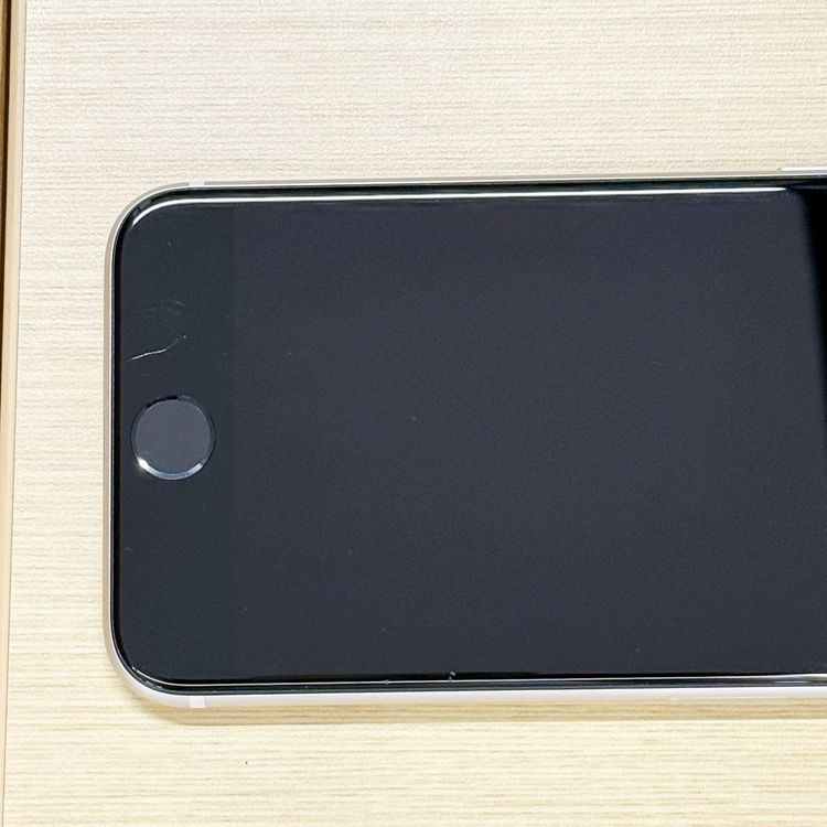 �ڥХåƥ꡼89���iPhone SE (��3����)��64GB	Starlight��docomo