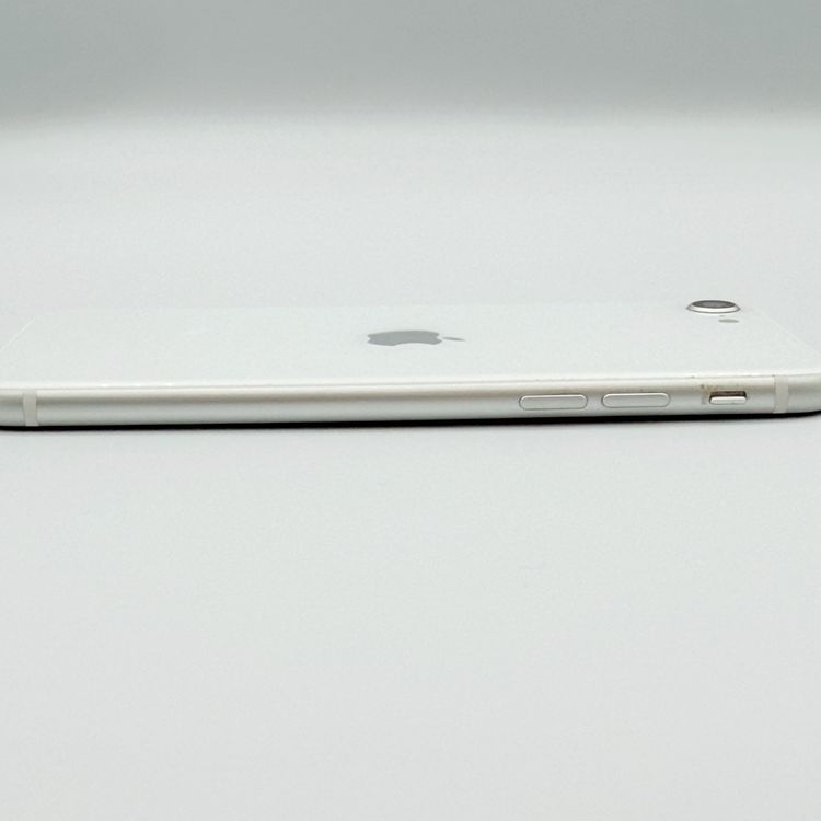 �ڥХåƥ꡼93��� iPhone SE ��2���� 64GB �ۥ磻�ȡ�SoftBank