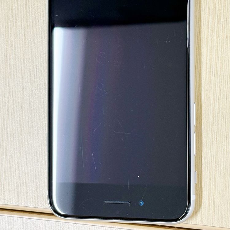 �ڥХåƥ꡼88���iPhone SE (��2����)��128GB	White��docomo