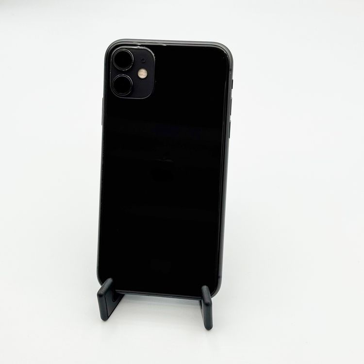 �ڥХåƥ꡼69���iPhone 11 128GB �֥�å���au