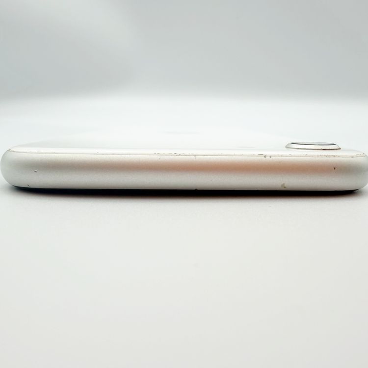 �ڥХåƥ꡼81���iPhone SE ��2���� 64GB �ۥ磻�ȡ�SoftBank