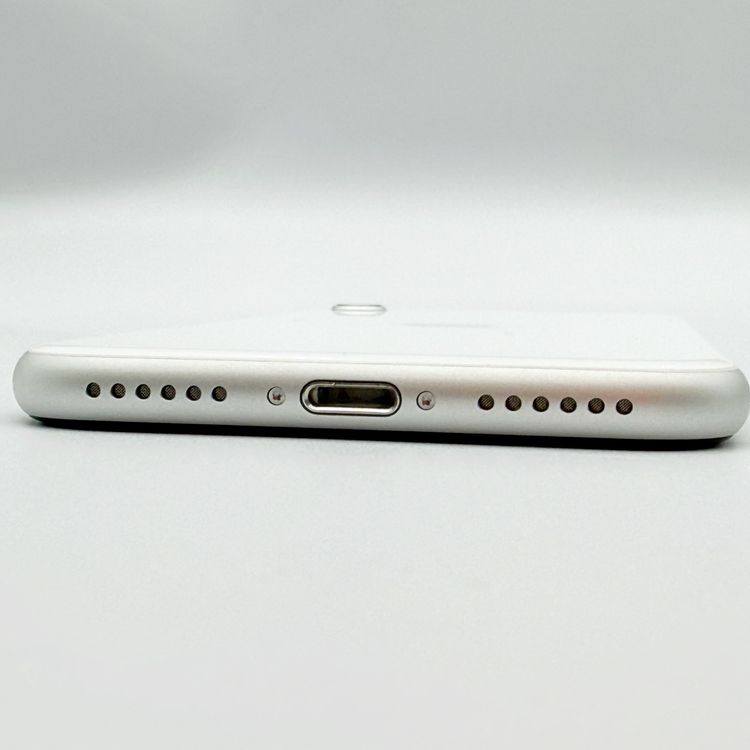�ڥХåƥ꡼90���iPhone SE ��2���� 128GB �ۥ磻��