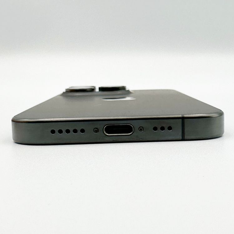 �ڥХåƥ꡼83���iPhone 15 Pro 128GB au