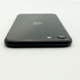 �ڥХåƥ꡼74���iPhone SE (��2����) 64GB Black au