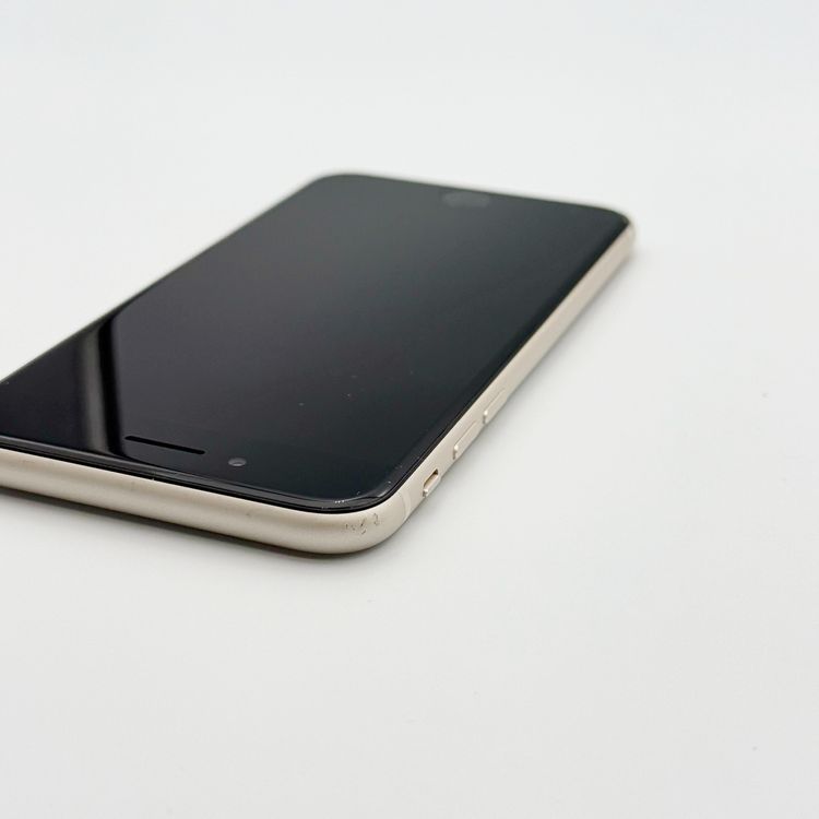 �ڥХåƥ꡼97���iPhone SE (��3����)��64GB	Starlight��docomo