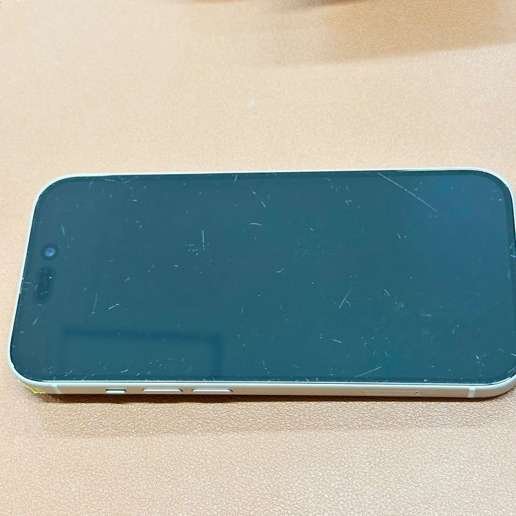 �ڥХåƥ꡼100���iPhone 15 128GB �֥롼 SoftBank