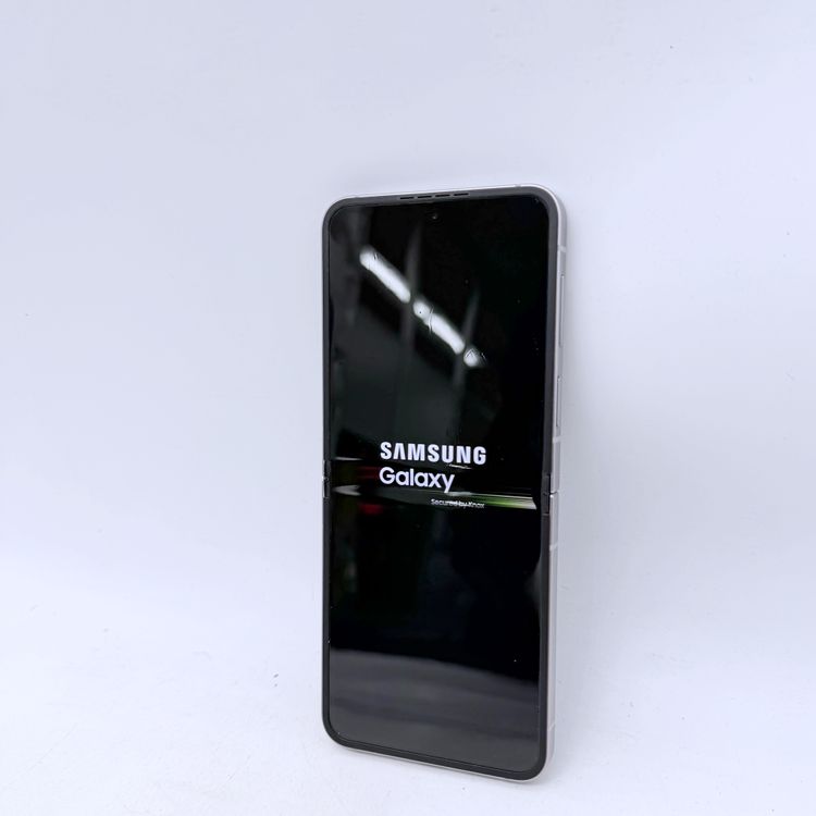 【ジャンク】Galaxy Z Flip6 512GB シルバーシャドウ SM-F741Q