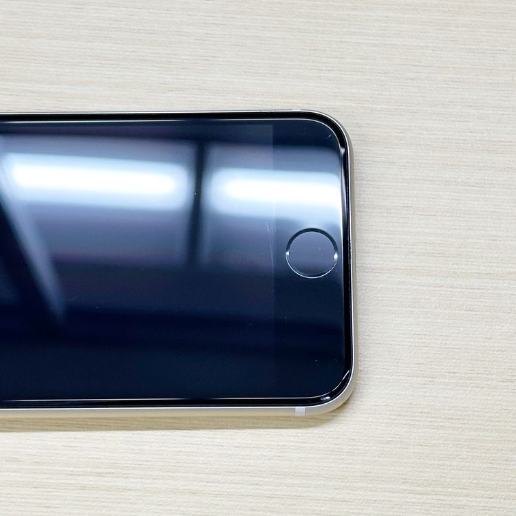 �ڥХåƥ꡼87���iPhone SE (��3����) 64GB SoftBank
