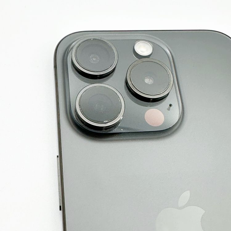 �ڥХåƥ꡼83���iPhone 15 Pro 128GB au
