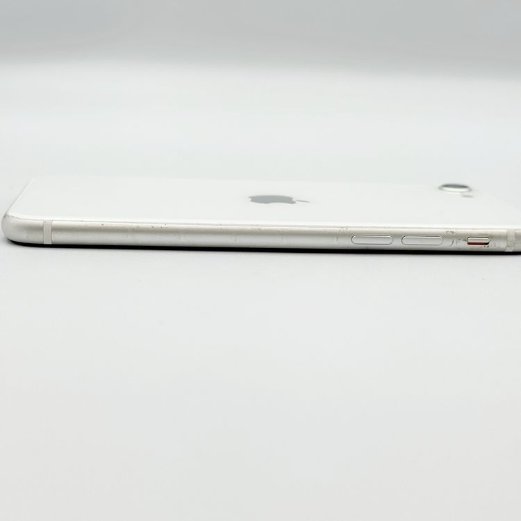 �ڥХåƥ꡼82���iPhone  SE ��2���� 64GB �ۥ磻�ȡ�SoftBank