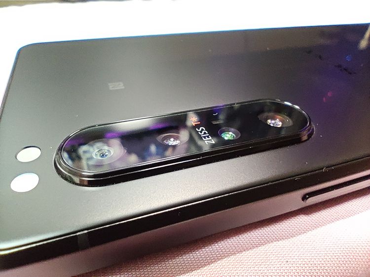 �����ʡ�Xperia1II XQ-AT42 �ե����ȥ֥�å�