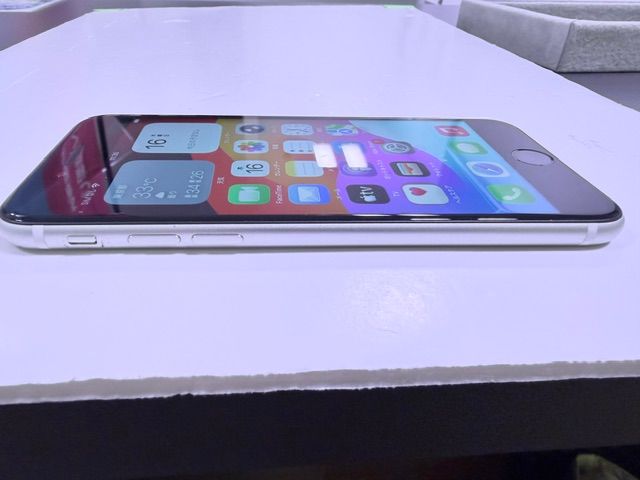 iPhoneSE ��2���� 64GB SIM�ե꡼ �ۥ磻��