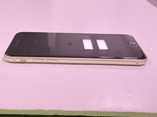 iPhoneSE3 64GB �������饤��