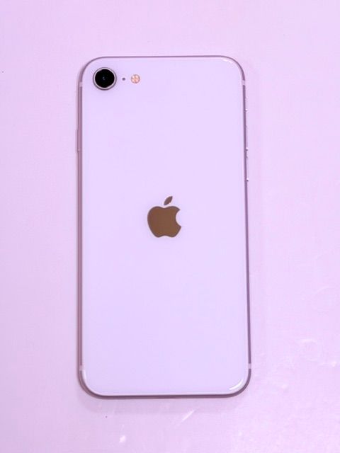 Ķ���� ̤������ iPhoneSE ��2���� 64GB �ۥ磻��