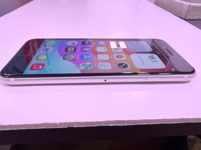 iPhoneSE ��2���� 64GB SIM�ե꡼ �ۥ磻��