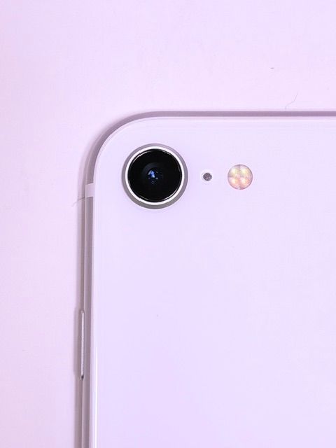 Ķ���� ̤������ iPhoneSE ��2���� 64GB �ۥ磻��