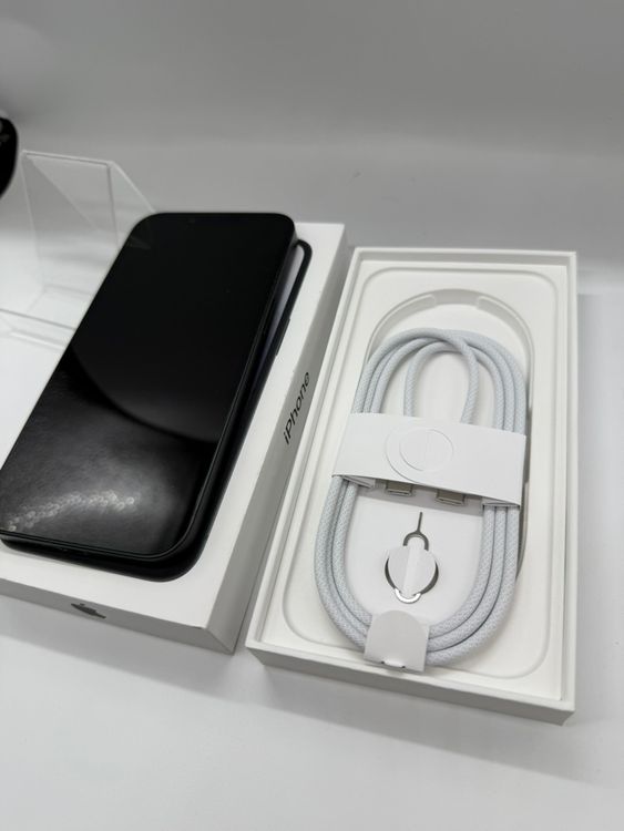 �������ʡ� iPhone16e 256GB BT97% ��°�ʴ�����